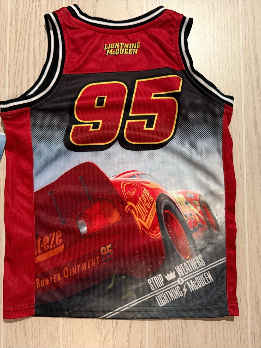 Disney Pixar Cars Boys 8 Lightning McQueen Jersey Shorts Set NWT - Picture 7 of 11